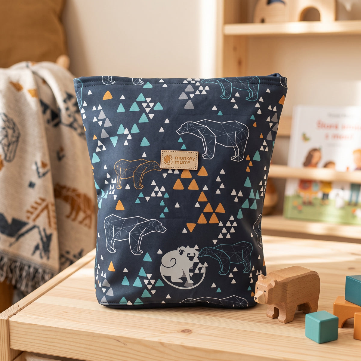 Dziecięcy softshellowy plecak Monkey Mum® - Niedźwiedź origami - Ciemnoniebieski