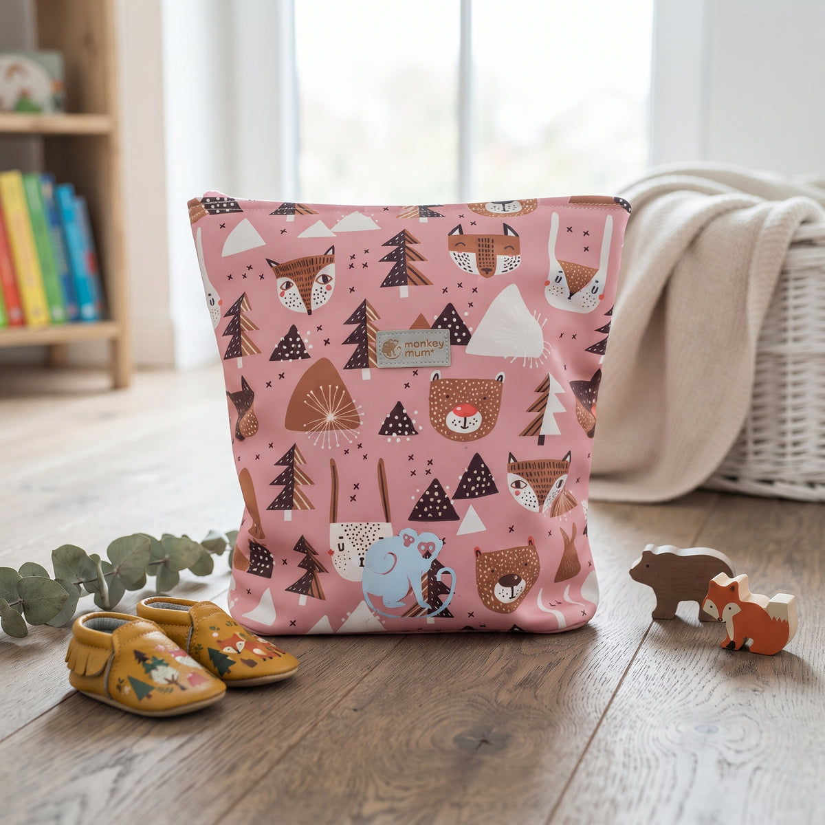 Dziecięcy softshellowy plecak Monkey Mum® - Leśne zwierzątka - Różowy
