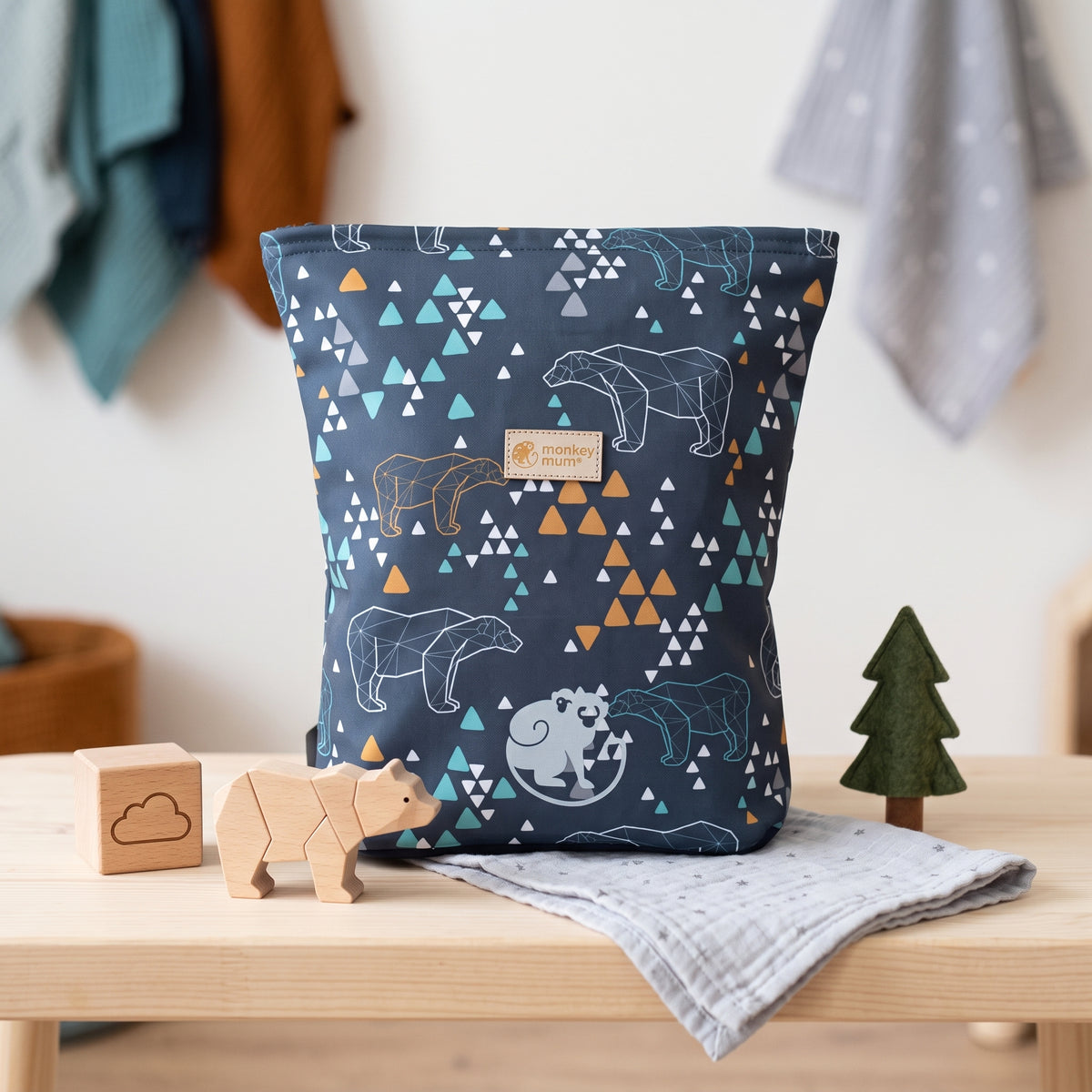 Dziecięcy softshellowy plecak Monkey Mum® - Niedźwiedź origami - Ciemnoniebieski