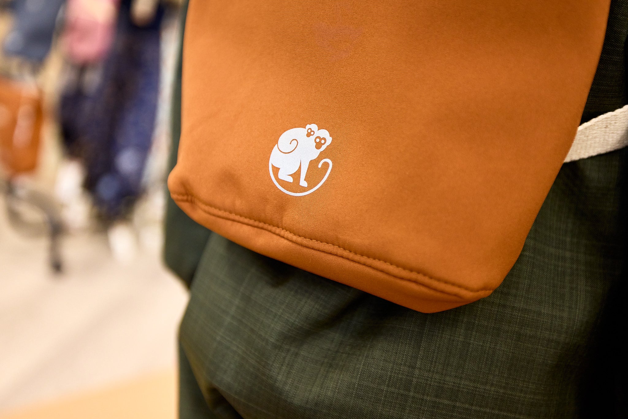 Dziecięcy plecaczek softshellowy Monkey Mum® - Soczysta malina