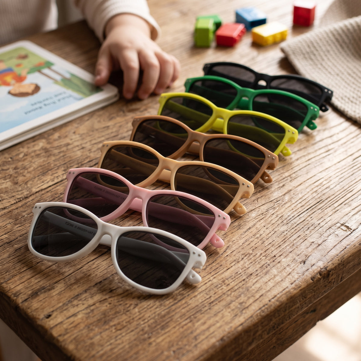 Dziecięce okulary przeciwsłoneczne Monkey Mum® - Wilczy wzrok - więcej kolorów